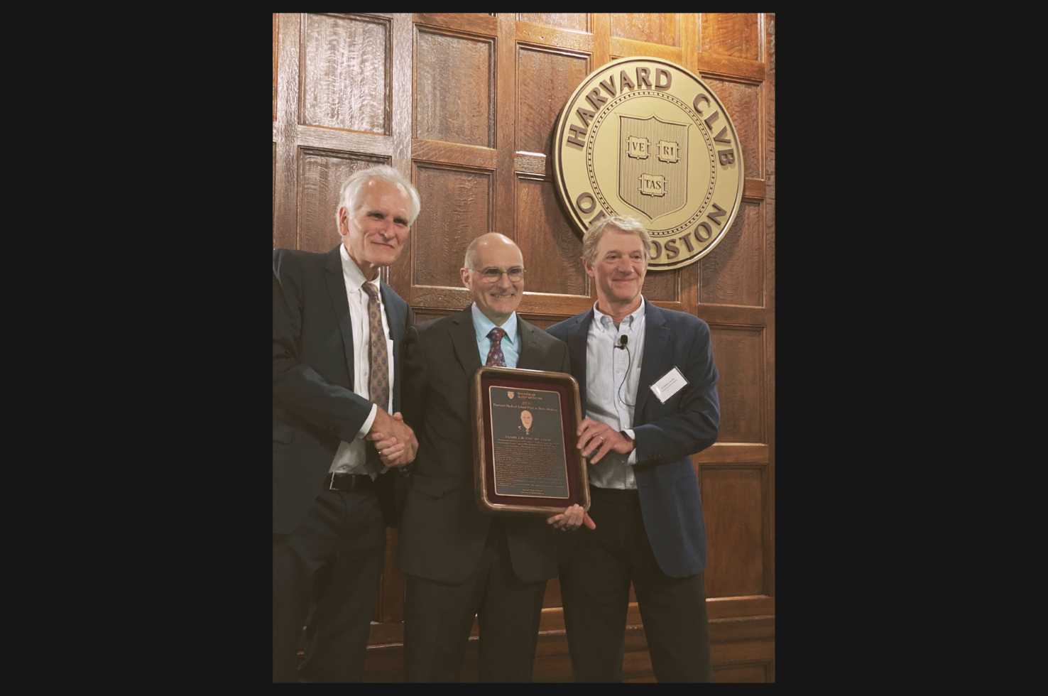 Dr. Daniel Buysse Presented with the Harvard Sleep Medicine Annual Prize Dr. Daniel Buysse Presented with the Harvard Sleep Medicine Annual Prize